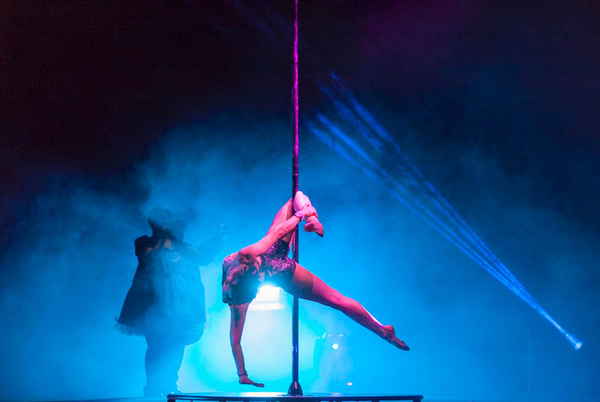 Roman Acrobatic Artist | Altus Entertainment