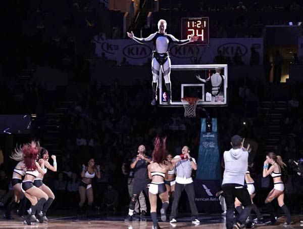 Aerialist dance show for events performing at a basketball game | Altus Entertainment