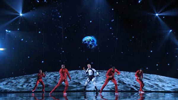 Aerial dance show performance on television | Altus Entertainment