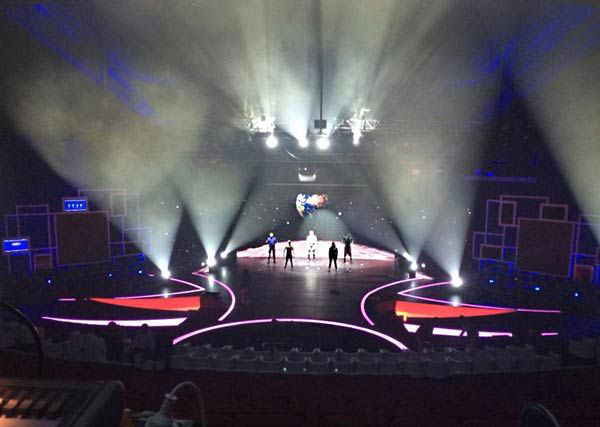 Spectacular aerial acrobatics dance show rehearsal for an event | Altus Entertainment