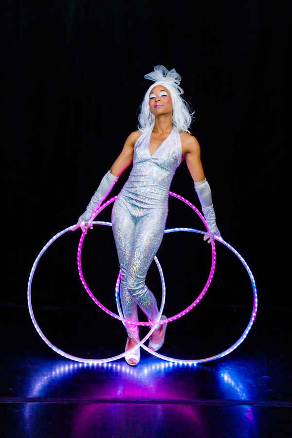 Multi-Talented Female Circus Performer | Altus Entertainment